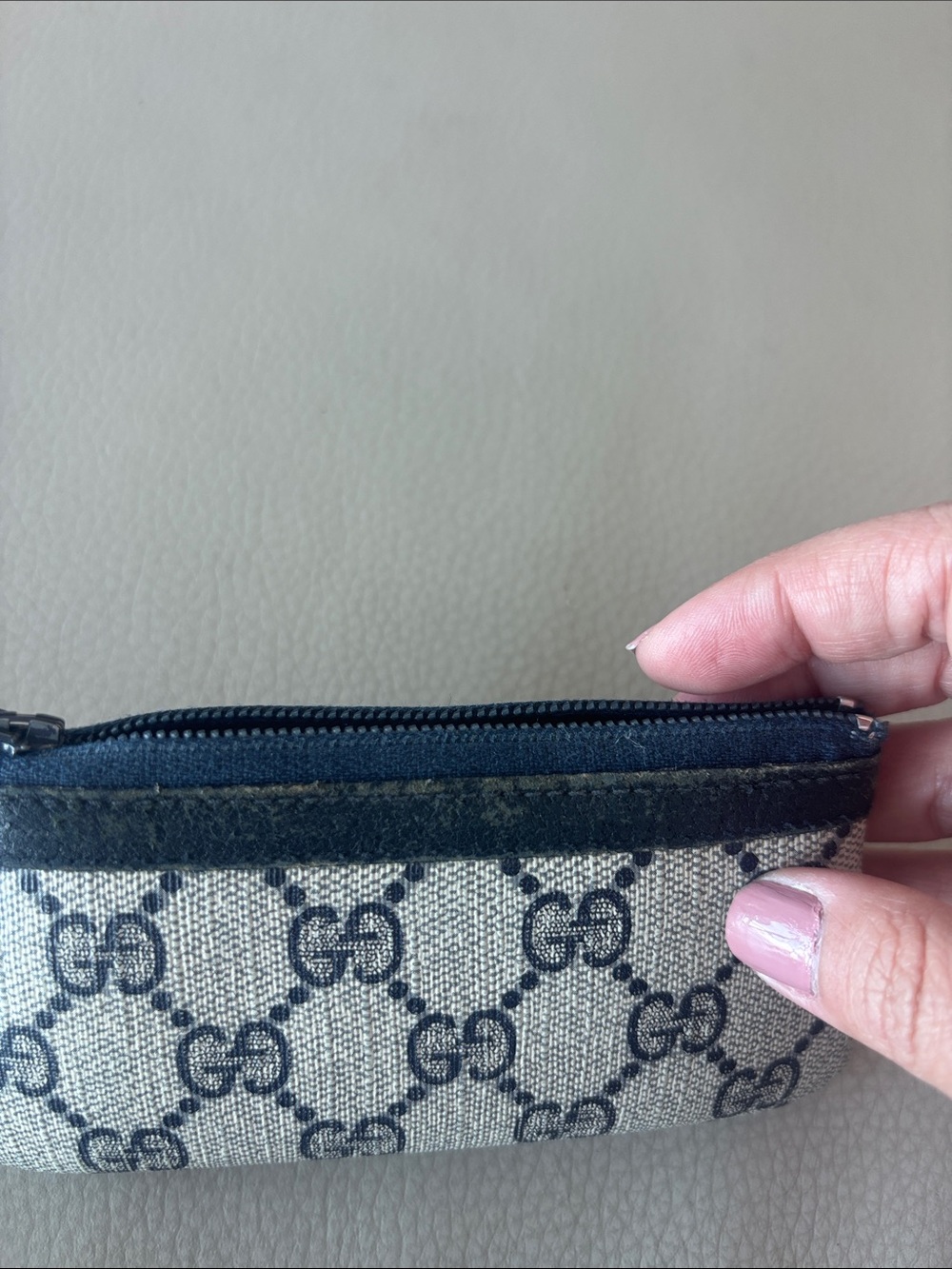 Gucci Navy & Ivory GG Canvas Zip Card Pouch - Picture 8 of 8
